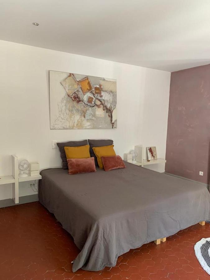 Mas Carita Bed & Breakfast Cabannes Exterior photo