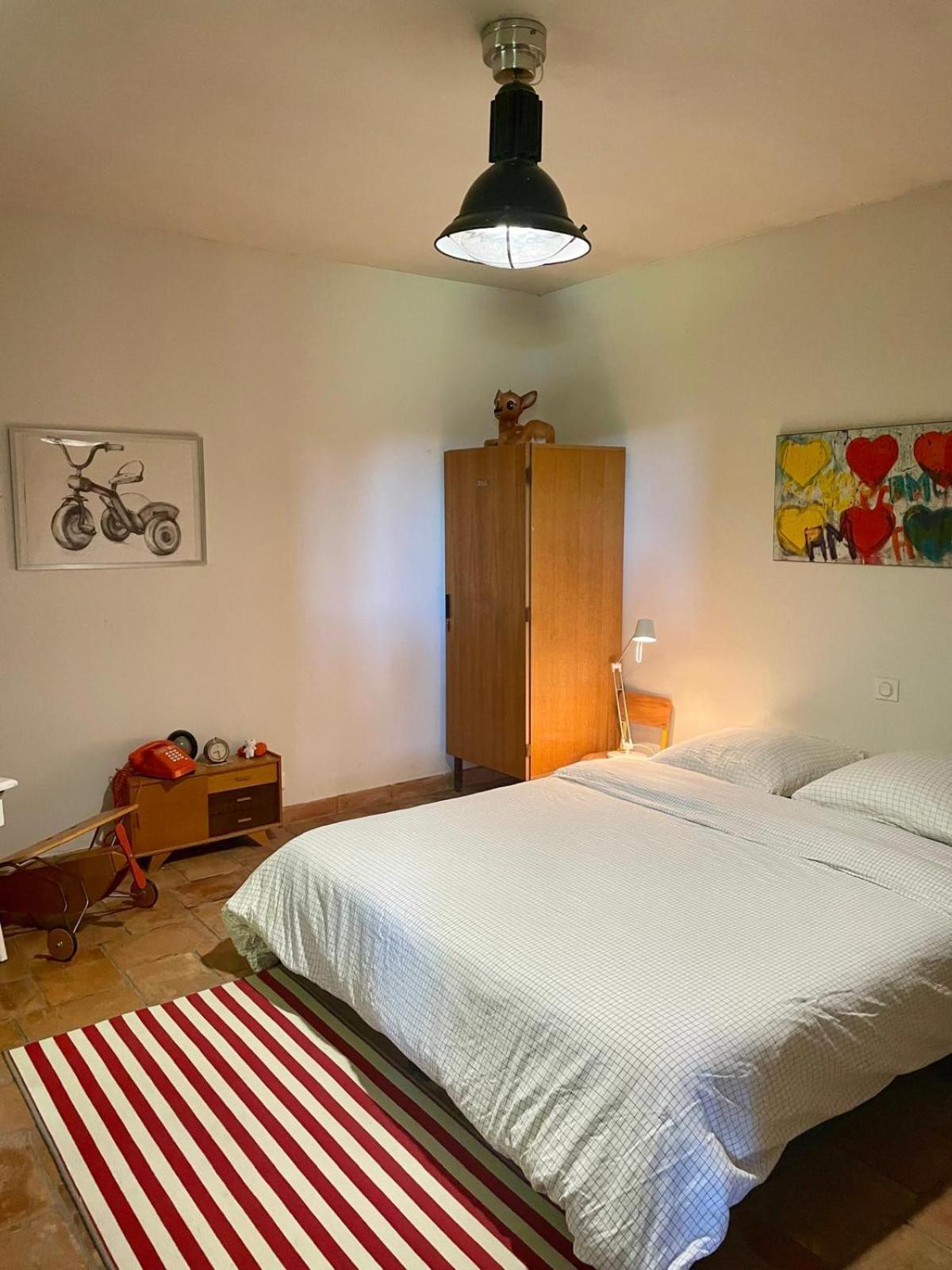 Mas Carita Bed & Breakfast Cabannes Room photo